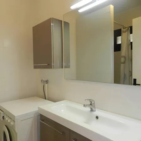 Apartment T2 Avec Piscine Et Parking Pour 4 Personnes - Fr-1-610-103